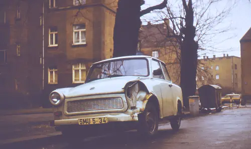 Trabbi-Innenraum von hinten